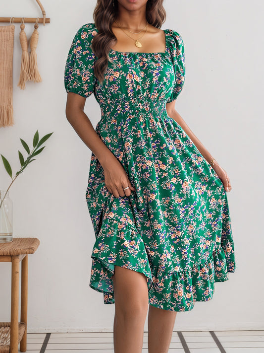 Robe à volants fleuris et col carré – Style d'été élégant et féminin