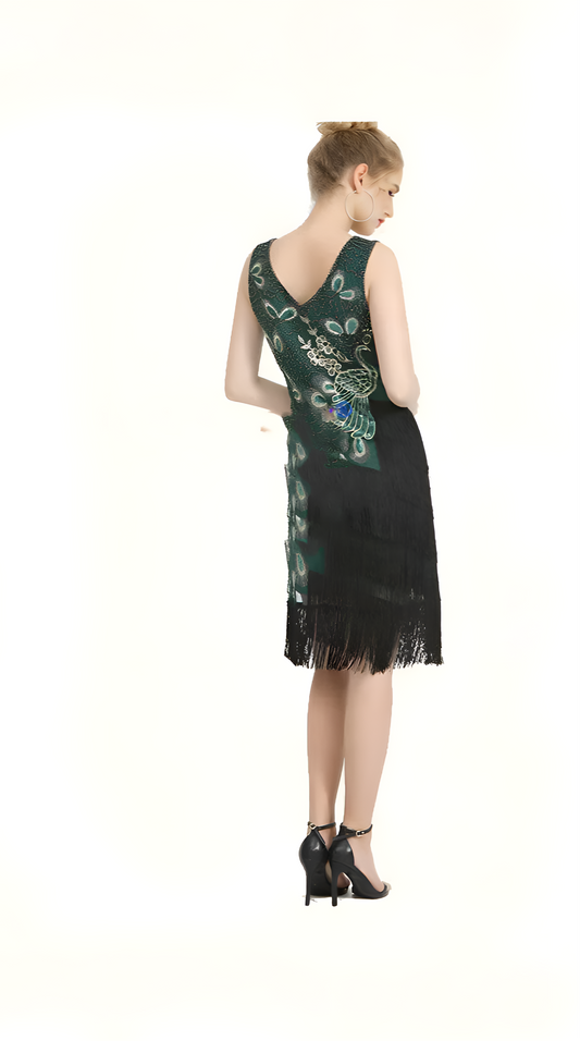 Midnight Luxe Paillettenkleid mit doppeltem V-Ausschnitt und Fransen