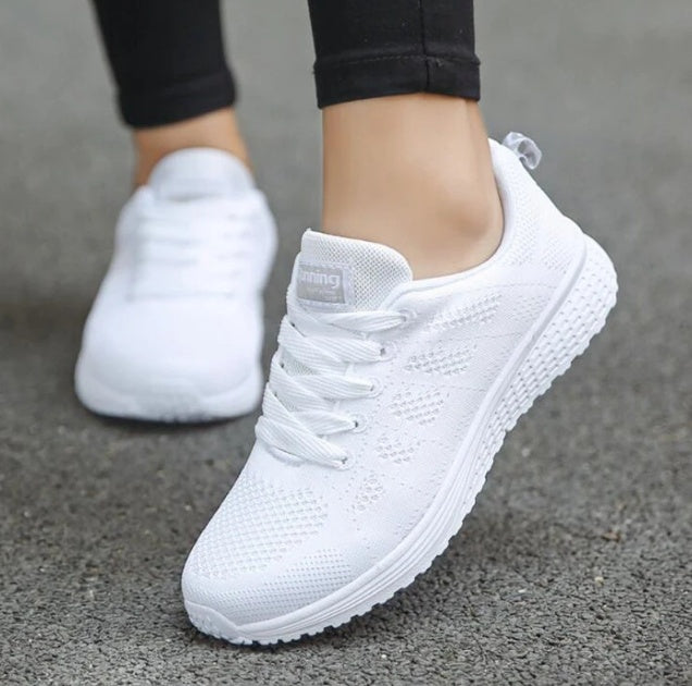 Women’s Breathable Mesh Sports Sneakers – Lightweight Running & Casual Shoes