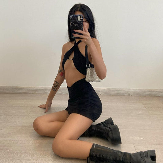 Midnight Enigma Spitzen-Halterkleid