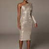 Robe mi-longue portefeuille à une épaule et sequins glamour