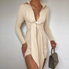 Aurelia Minikleid mit V-Ausschnitt, Bindegürtel und langen Ärmeln