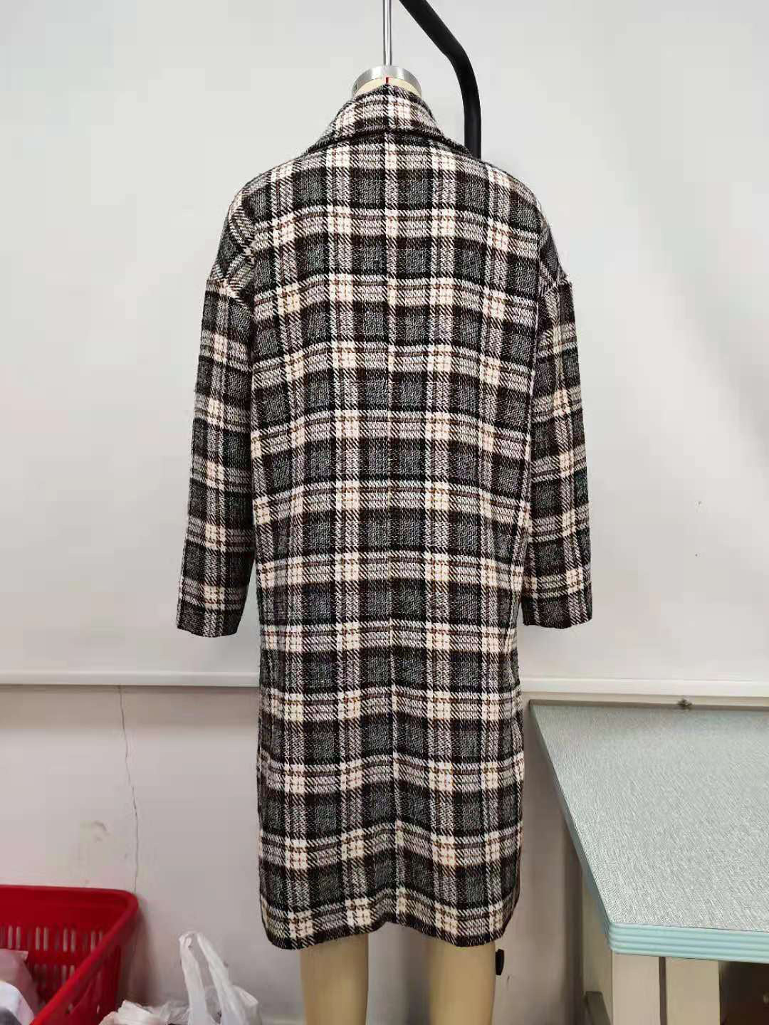 Kaschmirmantel mit Karomuster und Anzugkragen