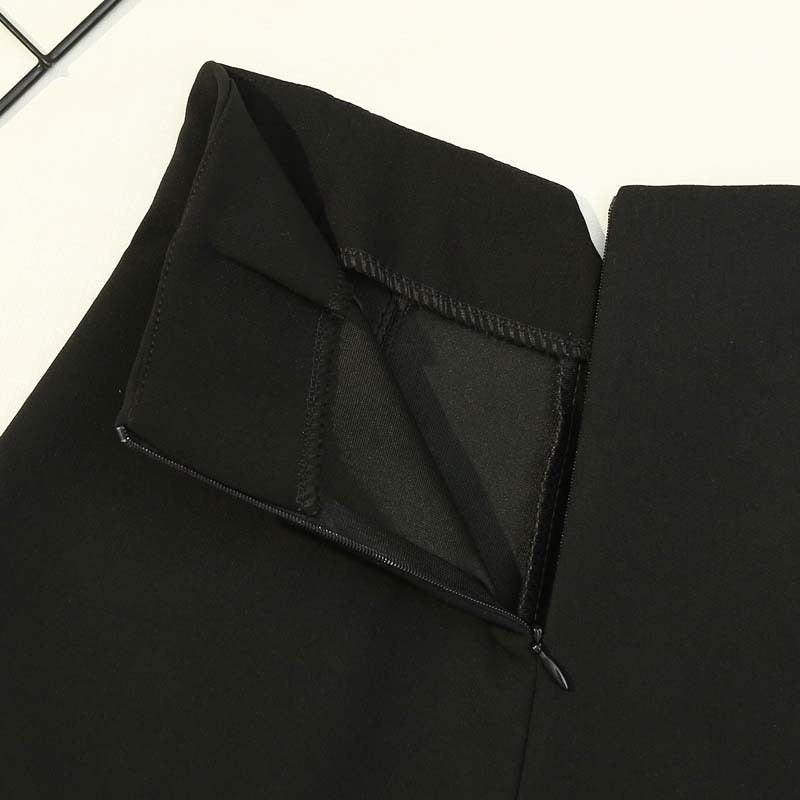 Command Attention High-Waist Shorts 