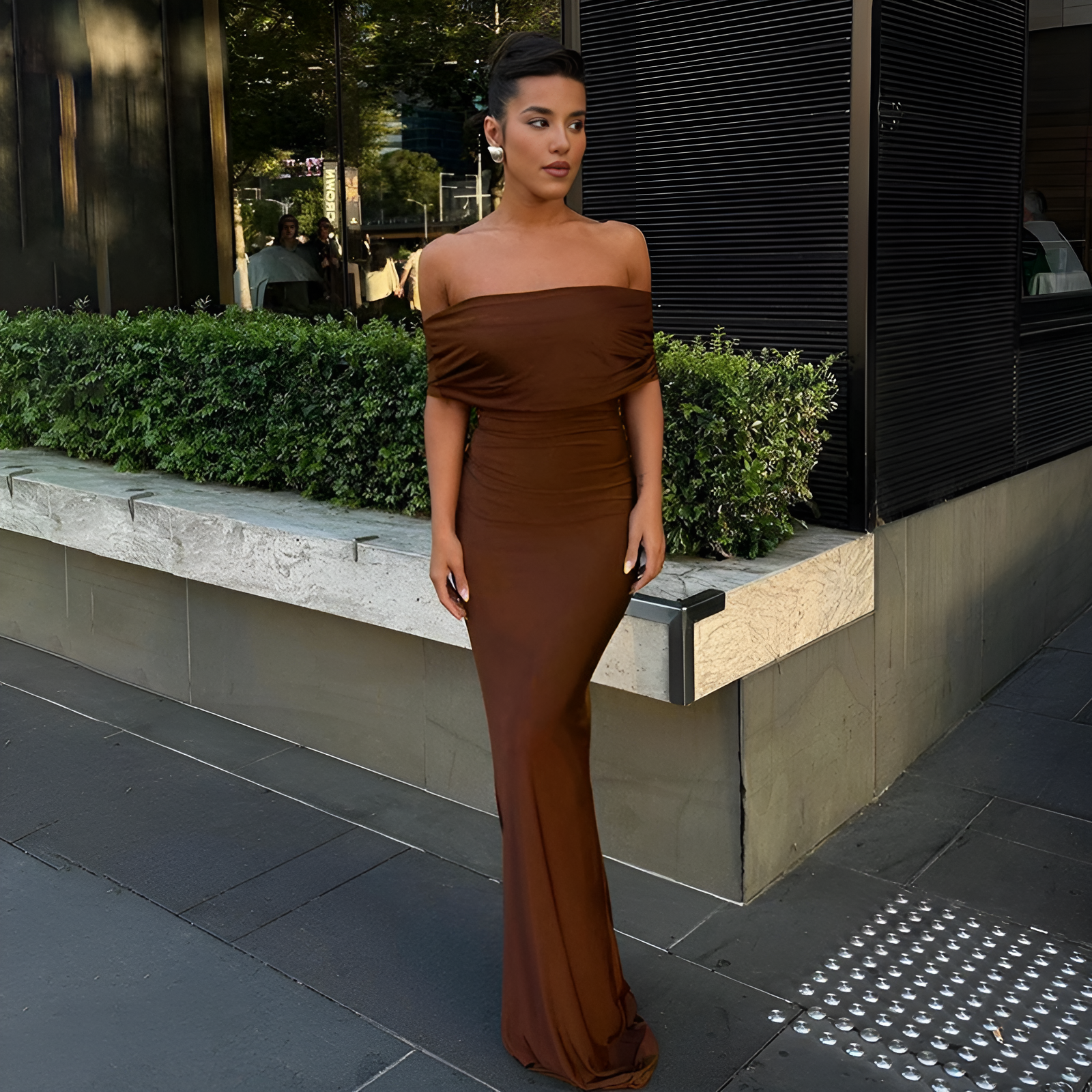 Robe fourreau dos nu à épaules dénudées Enola