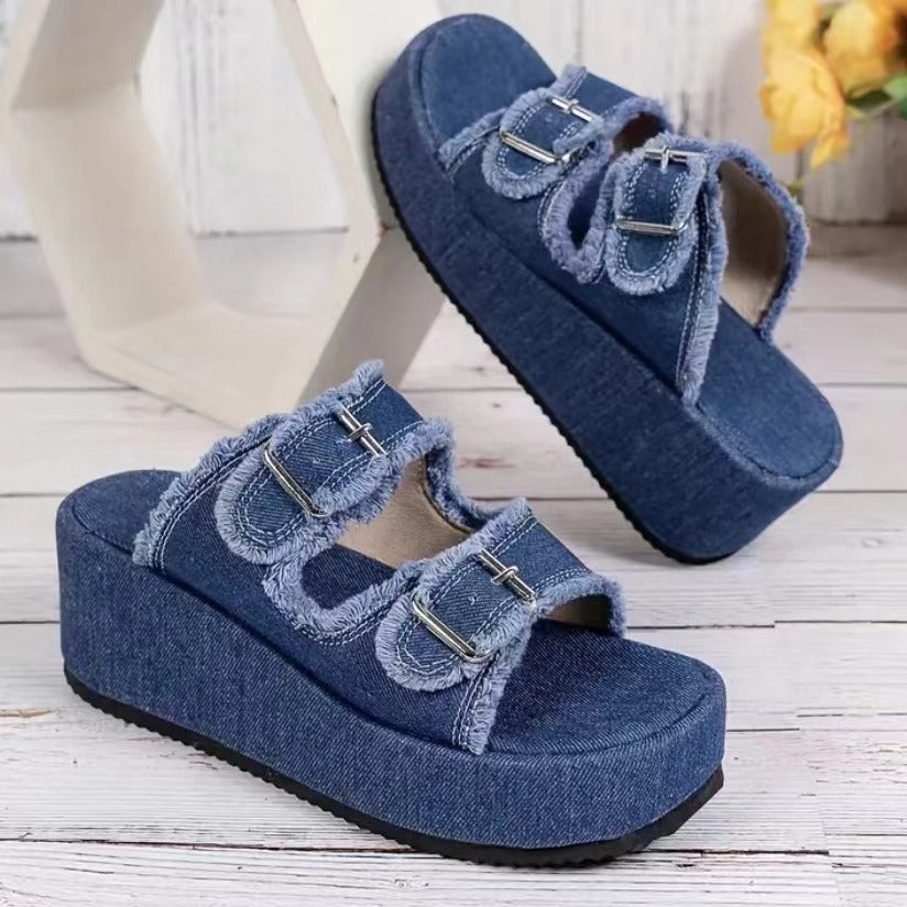 Denim-Keilsandalen mit Schnalle 