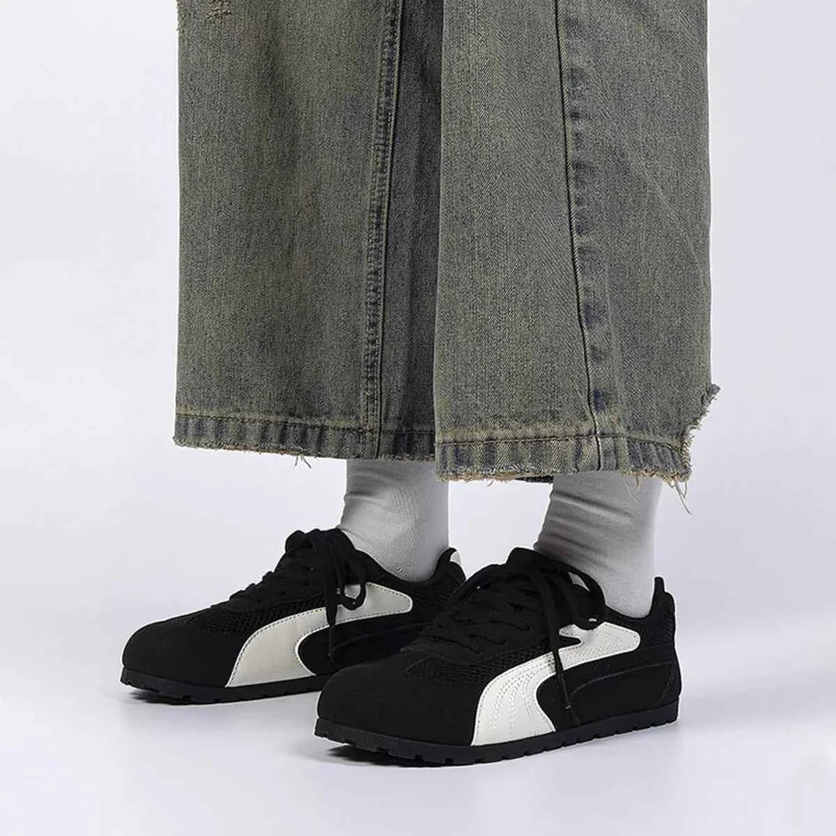 Contrast Lace Up Casual Sneakers