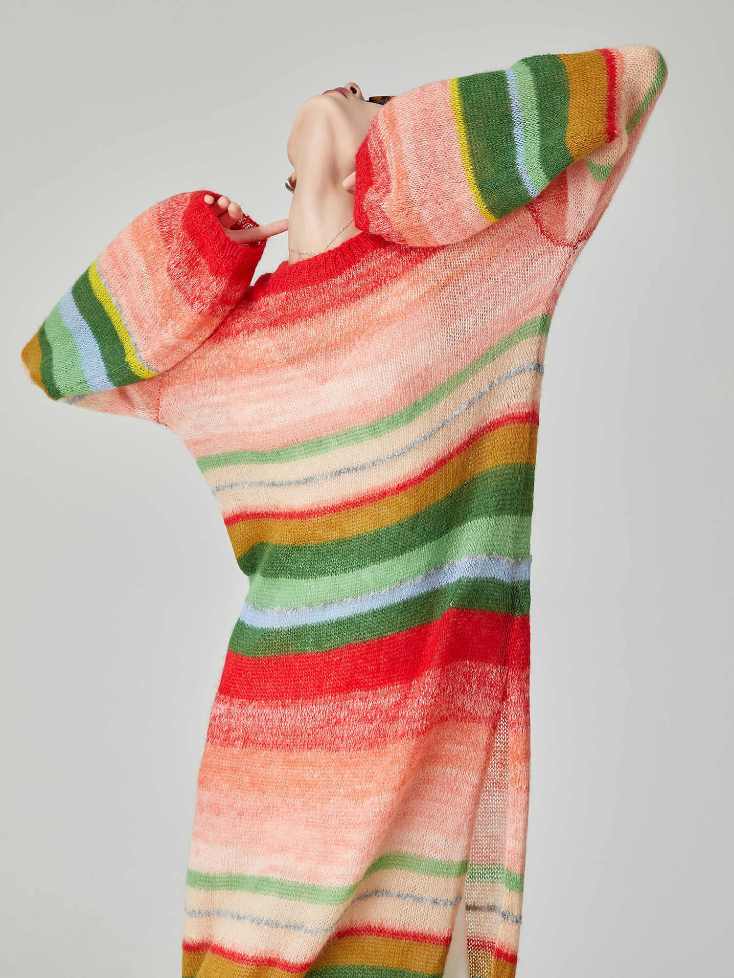 Robe tricotée arc-en-ciel Vivid Spectrum – Fente latérale