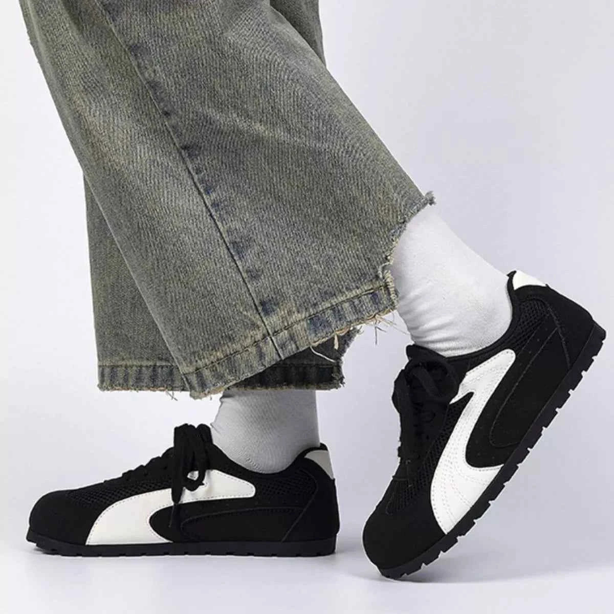 Contrast Lace Up Casual Sneakers