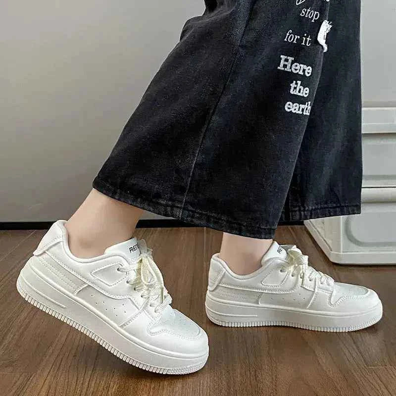 RoundLift Sneakers"
