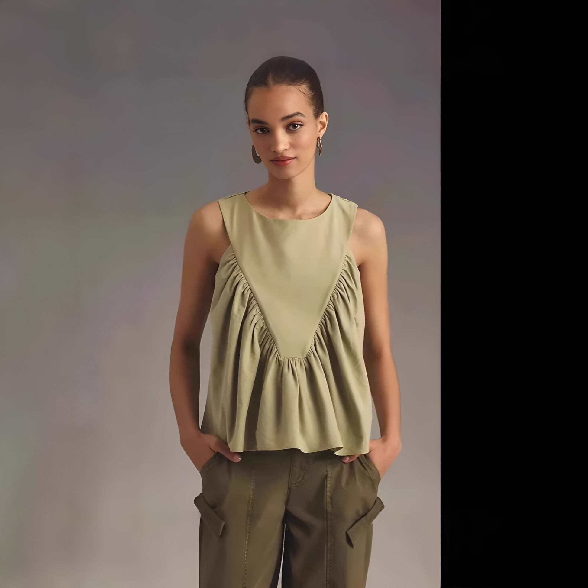 Abstract Elegance – Sleeveless Pullover Top