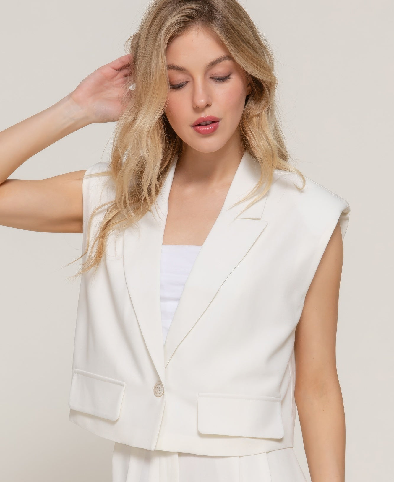 Lapel Collar W/shoulder Pads Vest