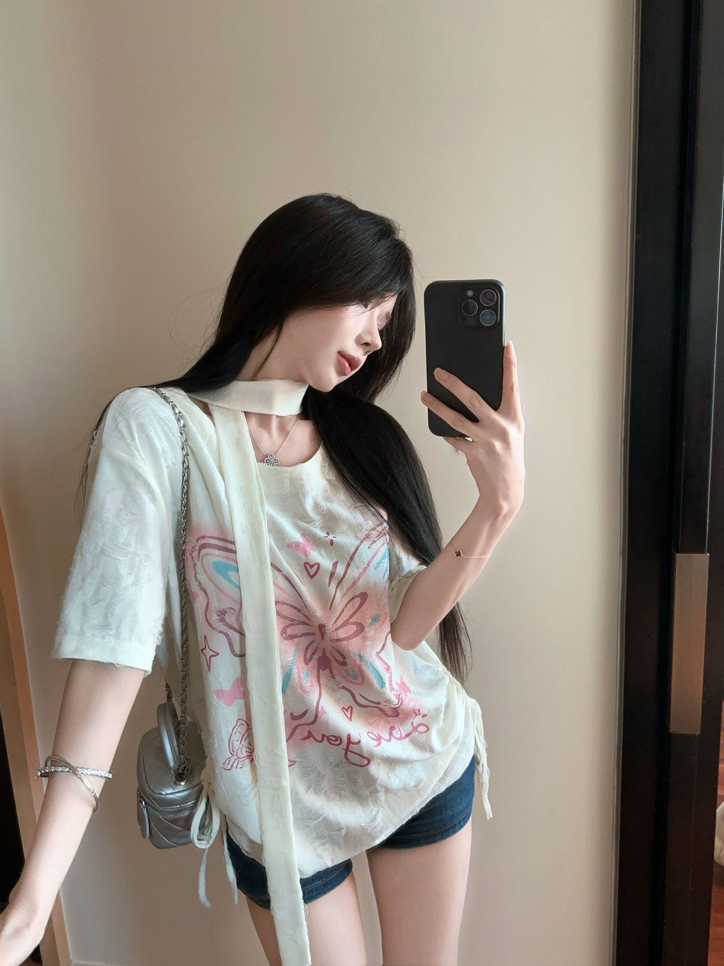 Haut coréen brodé Butterfly Breeze 