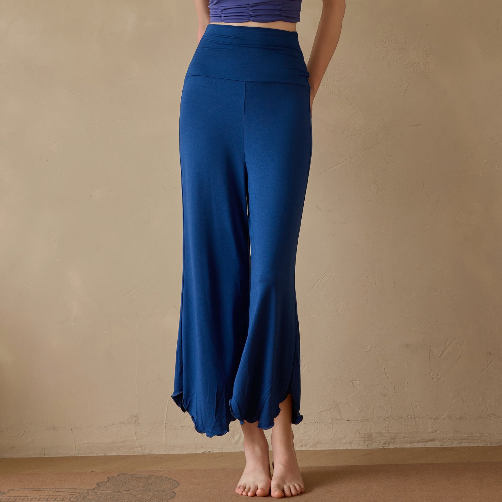 Flow Motion Cropped Flare Yoga Pants