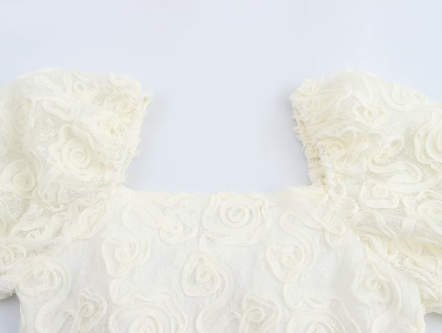 Floral Dream – Embroidered Puff  Top