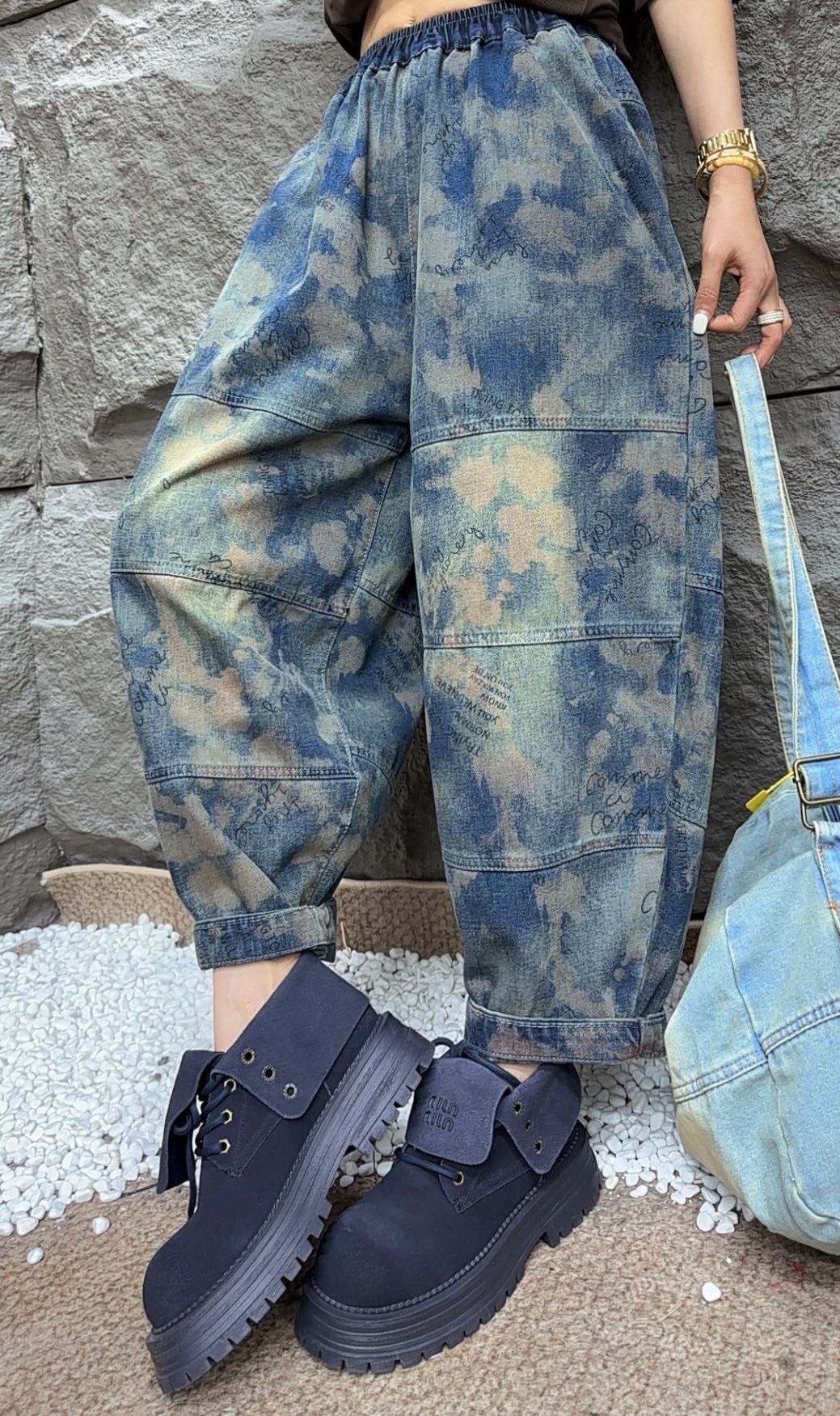 Jean à taille élastique avec coutures