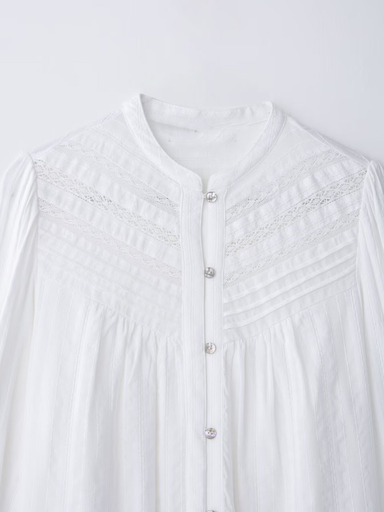 Delicate Daydream” – Frill Lace Stitching Top