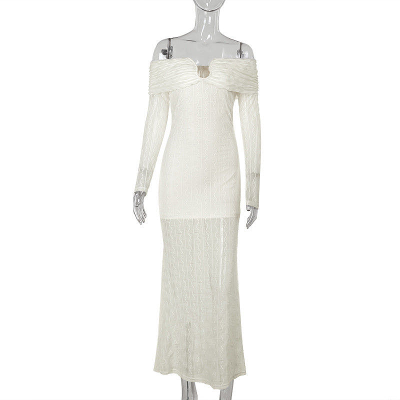 Robe moulante à épaules dénudées Enchanted Elegance