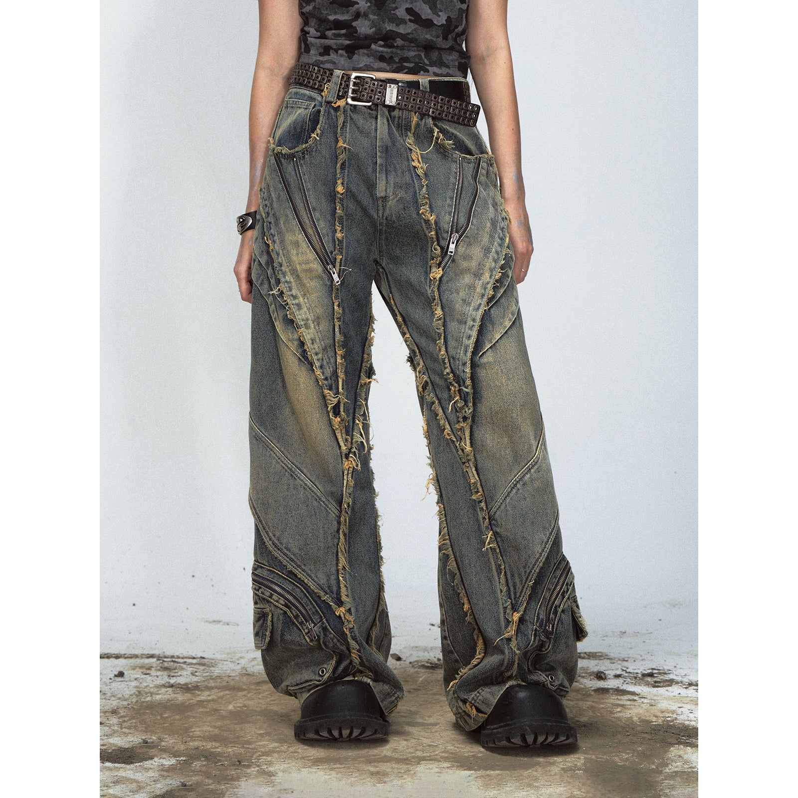 Grunge-Jeans im Used-Look mit mehreren Einsätzen und Baggy-Design 