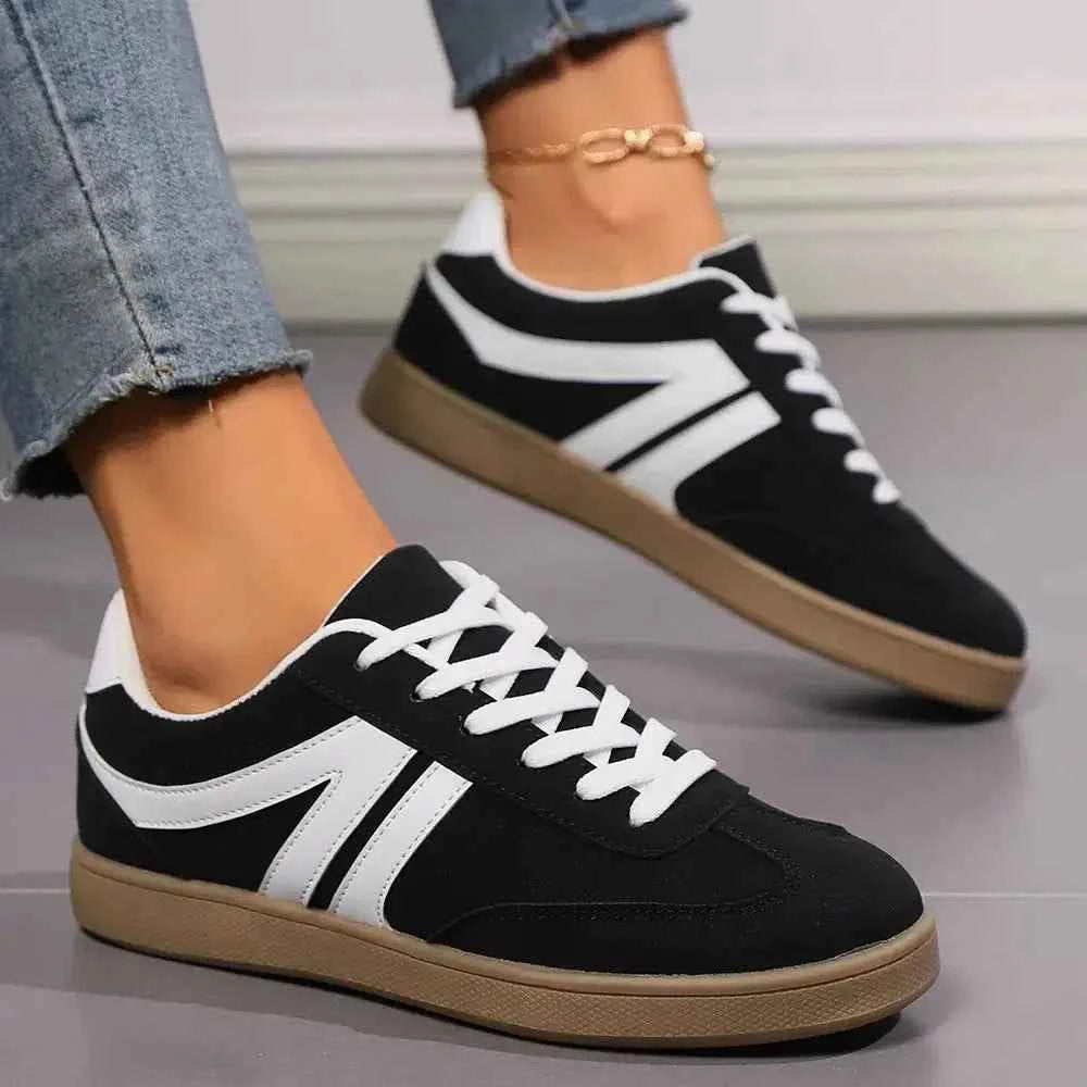 FlatLace Sneakers"