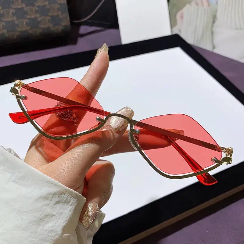 Cat Eye Sunglasses with Gold Metal Frame - Lustreve