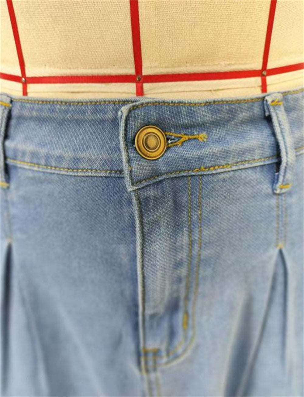 Yazlin Pleated Denim Mini Skirt