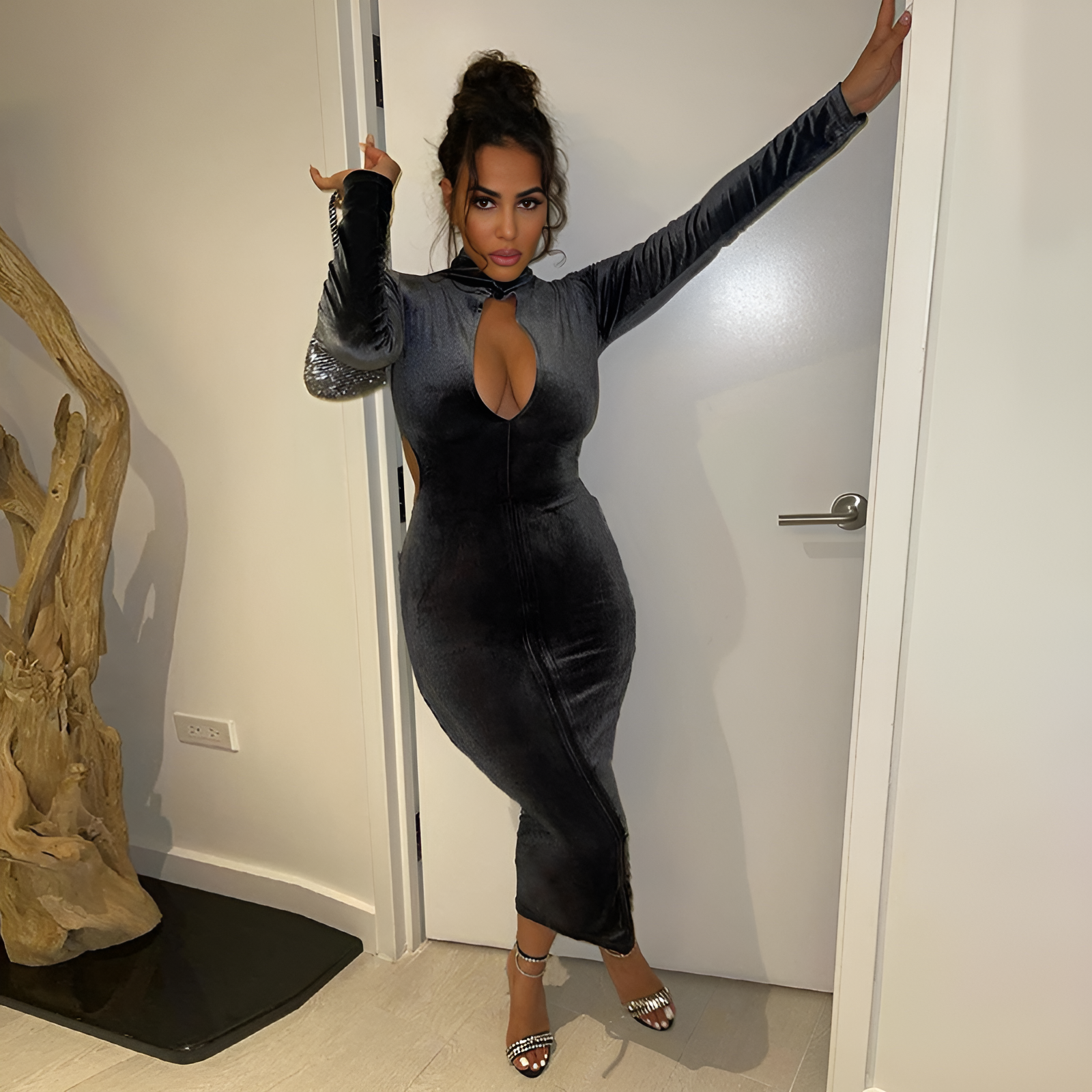 Midnight Seduction Hollow Velvet Bodycon Kleid