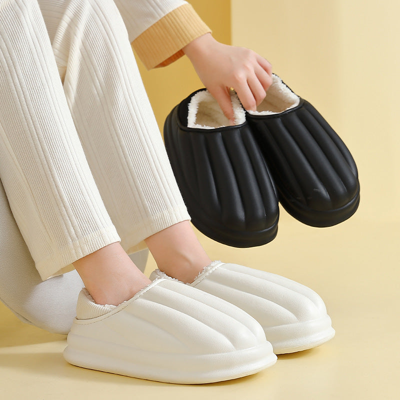Chaussons d'intérieur en peluche confortables