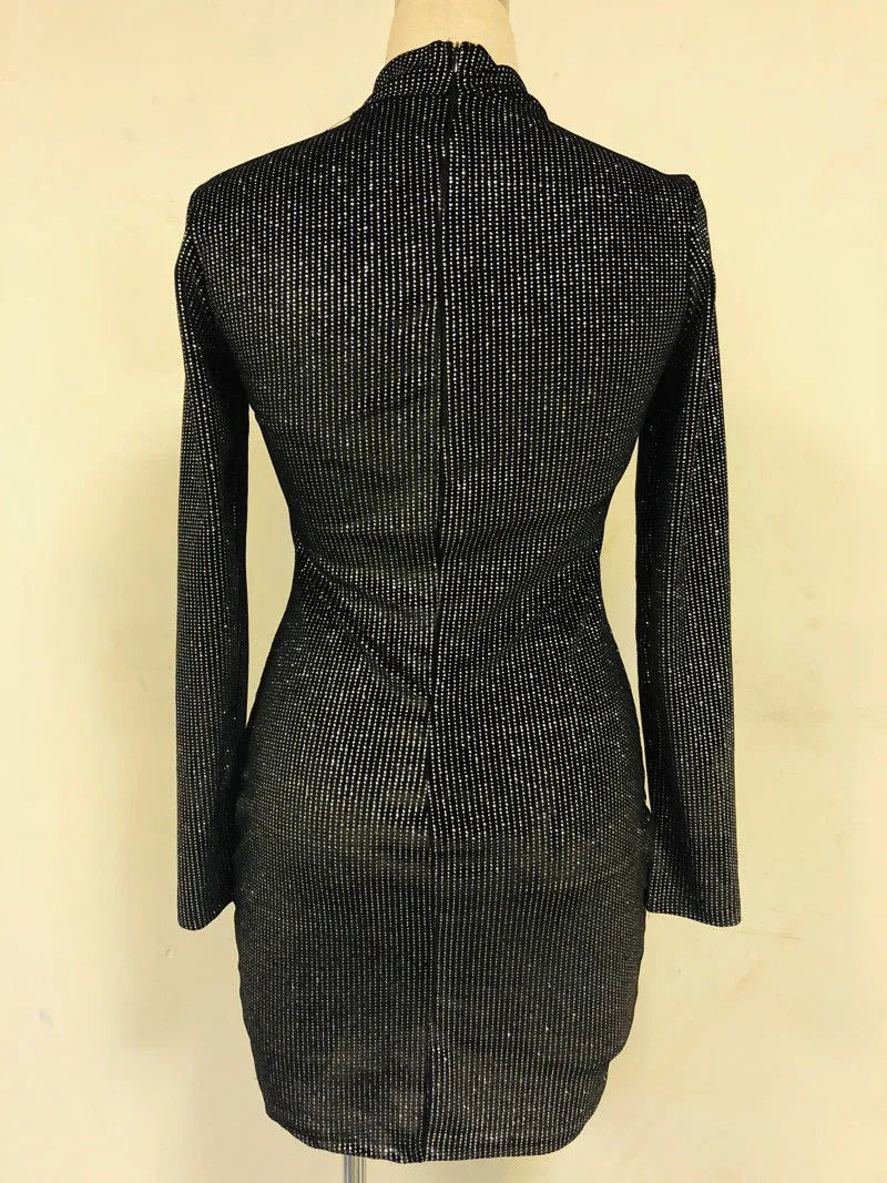 Robe moulante à manches longues et coutures contrastées