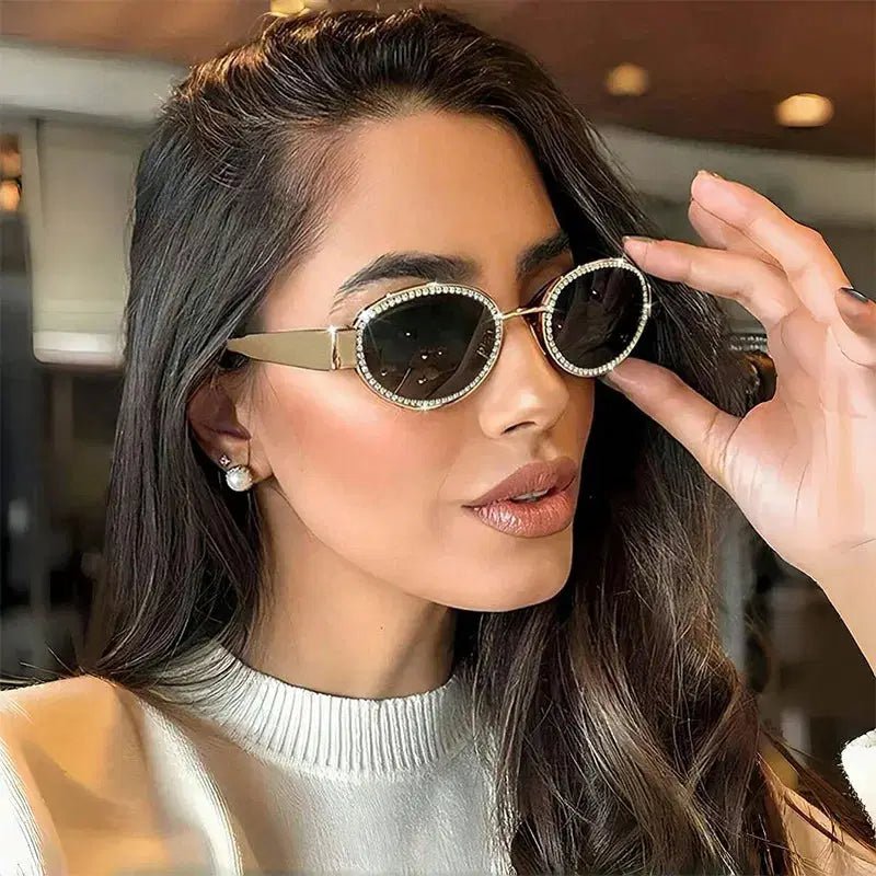 Rhinestones Decor Oval Sunglasses - Lustreve