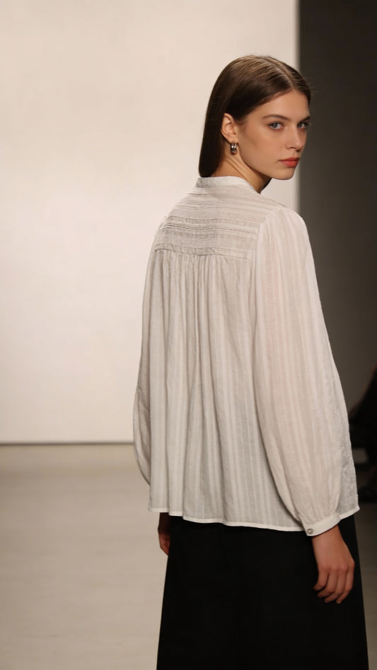 Delicate Daydream” – Frill Lace Stitching Top